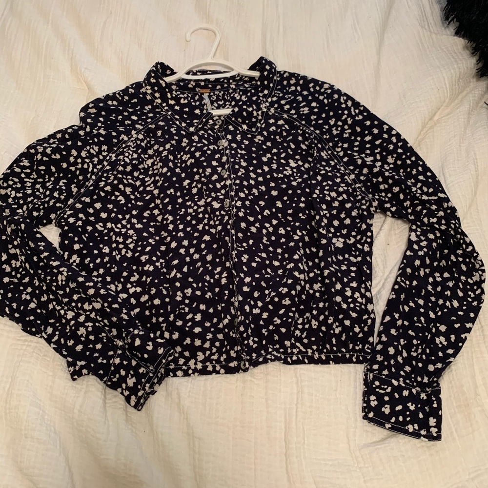 Long-sleeve Button-down Crop Top